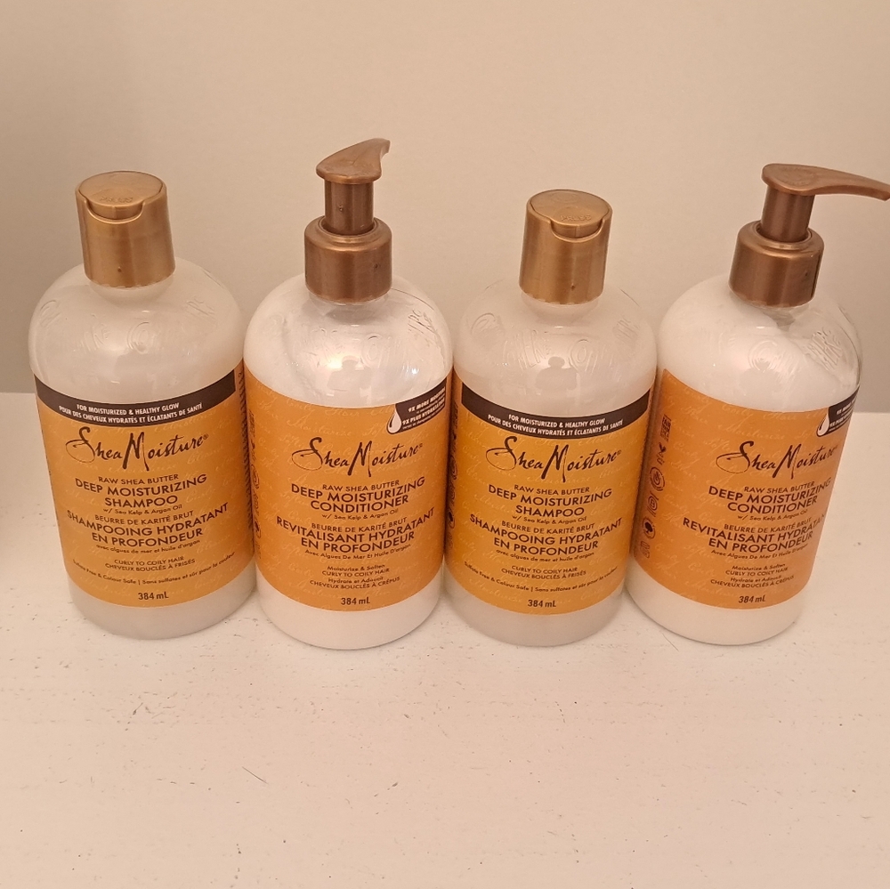 Set Of Shea Moisture Deep Moisturizing Shampoo and Conditioner Set